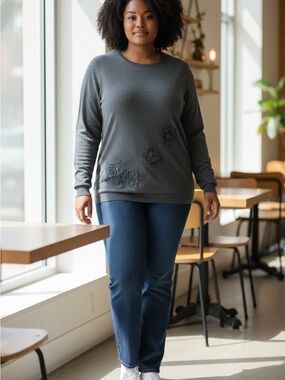 Lord & Taylor Dark Gray Crewneck 100% Merino Wool Sweater Floral Appliqué XL